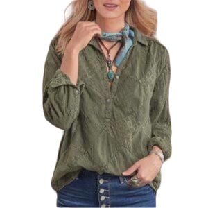 SUNDANCE Simply Shannon Patchwork  Popover Top in Army Green Size S/P